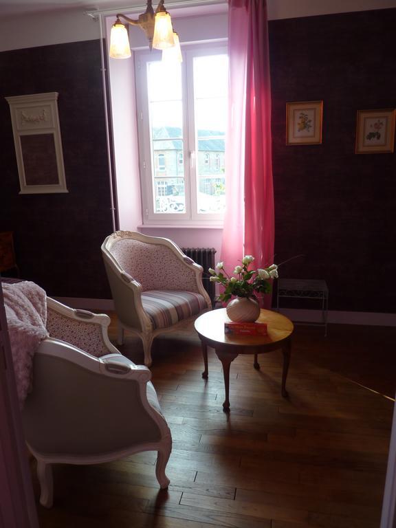 Maison D'Hotes Les Belles De Mai Pontorson Cameră foto