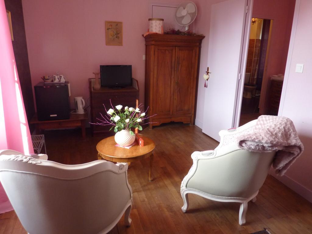 Maison D'Hotes Les Belles De Mai Pontorson Cameră foto